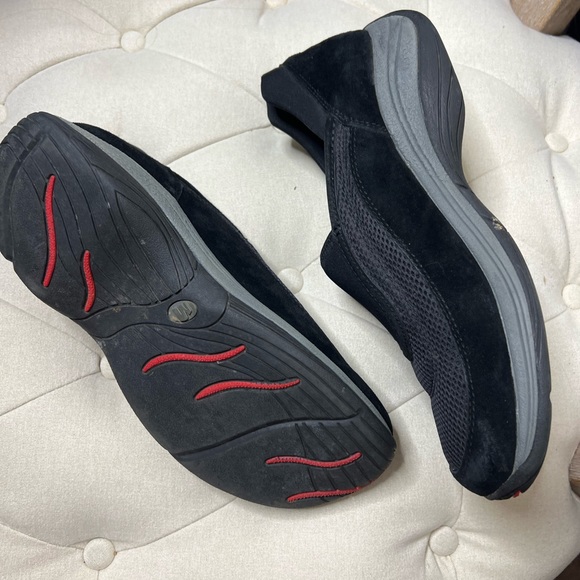 Merrill slip in women’s shoe - Picture 3 of 3